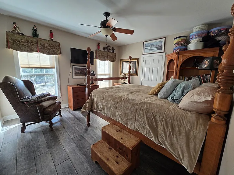 8198 Francisco Rd — Photo 18
