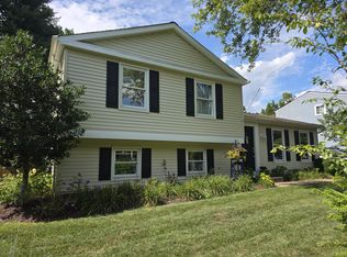 12920 Framingham Ct, Herndon, VA 20171
