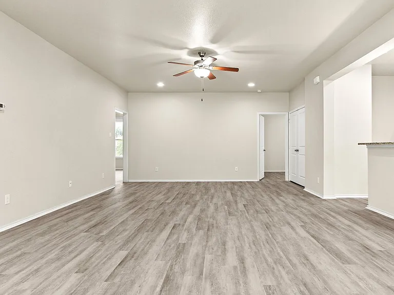 2713 McCart — Photo 4