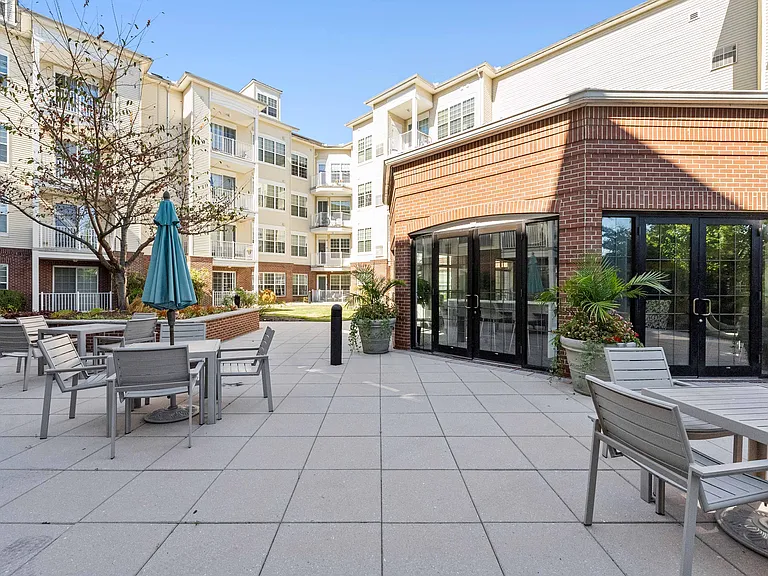 Beautiful Courtyard at The Lena