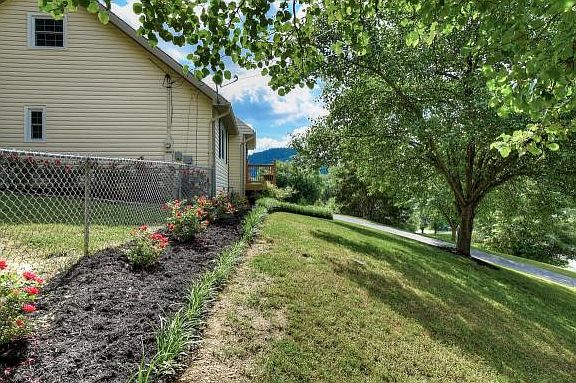 4th image of 2802 Granbrook Ct