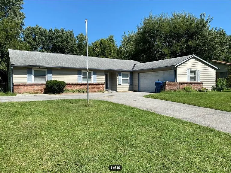 11020 McDowell Dr — Photo 1
