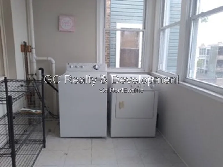 1306 W Cornelia Ave #3 — Photo 4