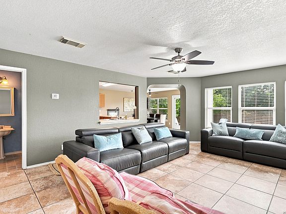 3rd image of 8010 WINTERSTONE DR