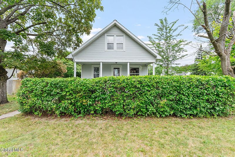 4th image of 2703 Augustine Avenue