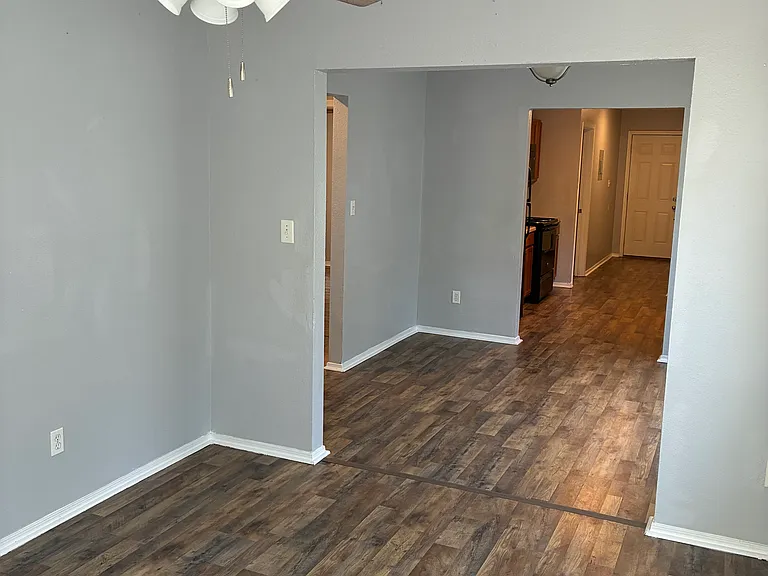 6323 W Adams St — Photo 10