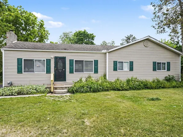 3472 Esson Dr, Grand Blanc, MI 48439
