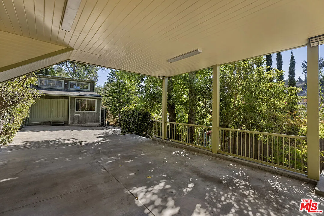 3 bed, 2.0 bath, 1924 sqft, $9,000 — Photo 4