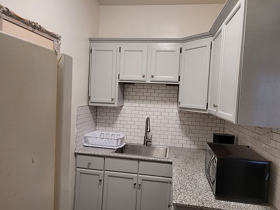 2nd image of 171 Richmond Ave #A