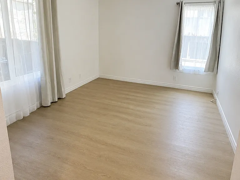 1270 Cabrillo Park Dr #B — Photo 10