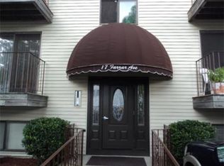 17 Farrar Ave APT 5, Worcester, MA 01604