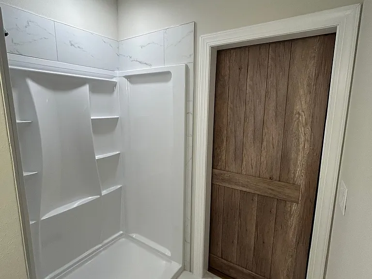 208 W Fox St — Photo 11