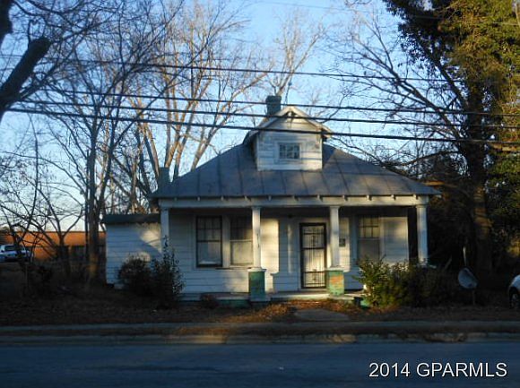 1st image of 221 Kingold Blvd