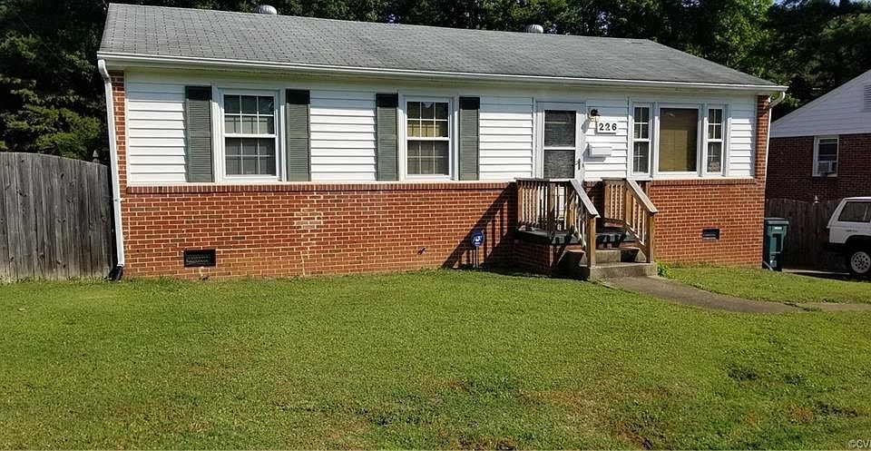 1st image of 226 W Holly Ave