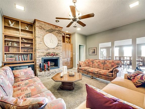 5th image of 2310 Windsor Dr