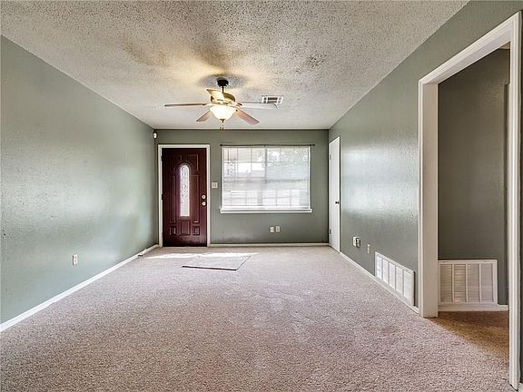 4th image of 2226 Louise Ln