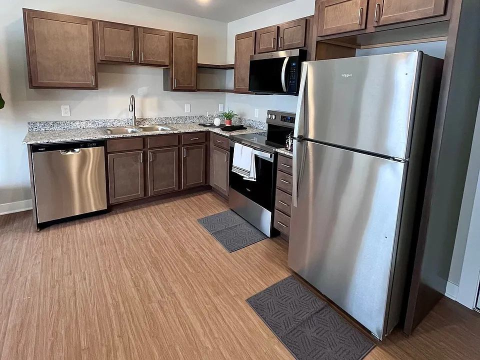 Lakewood Place Apartment Village