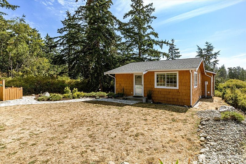 3rd image of 1002 Carl Avenue