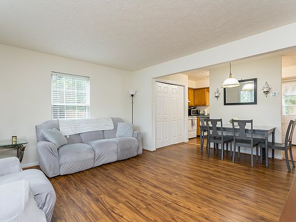 4th image of 2333 Breckenridge Ct
