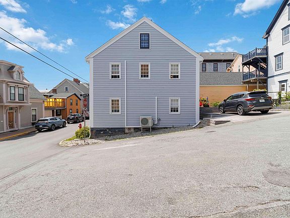 3rd image of 137 Pelham St