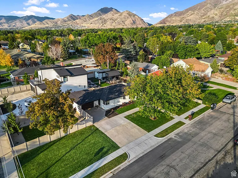 2311 E Delia Dr #R — Photo 26