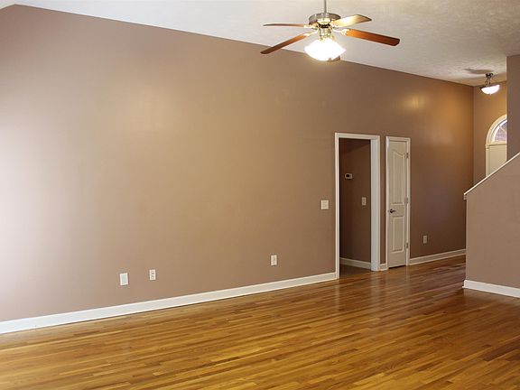 5th image of 334 Shelby Cir