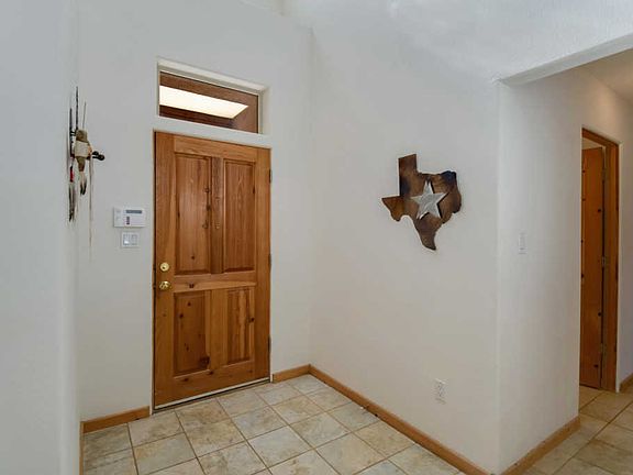 4th image of 520 Eugene Ct SE
