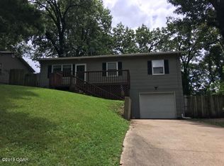 305 Evelyn Pl, Neosho, MO 64850