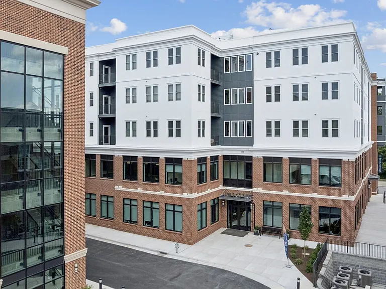 The Birney at Westhampton — Photo 33