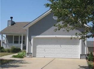 208 NW 112th Ter, Kansas City, MO 64155