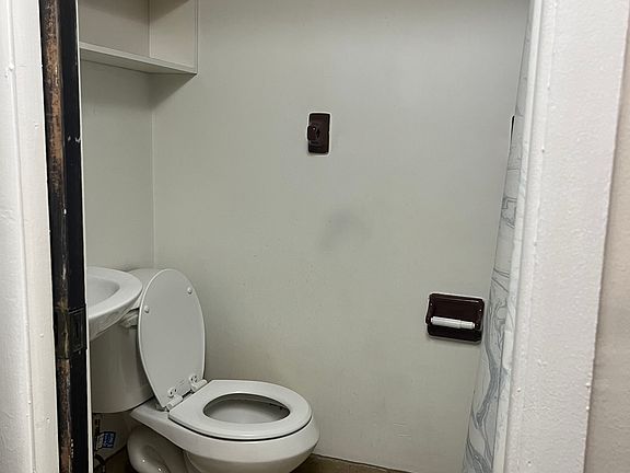 5th image of 723 E Concord St #5