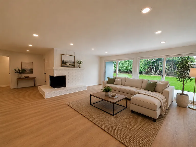 1170 Leonard Ave — Photo 4