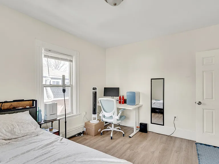 20 Ashford St #1A — Photo 6