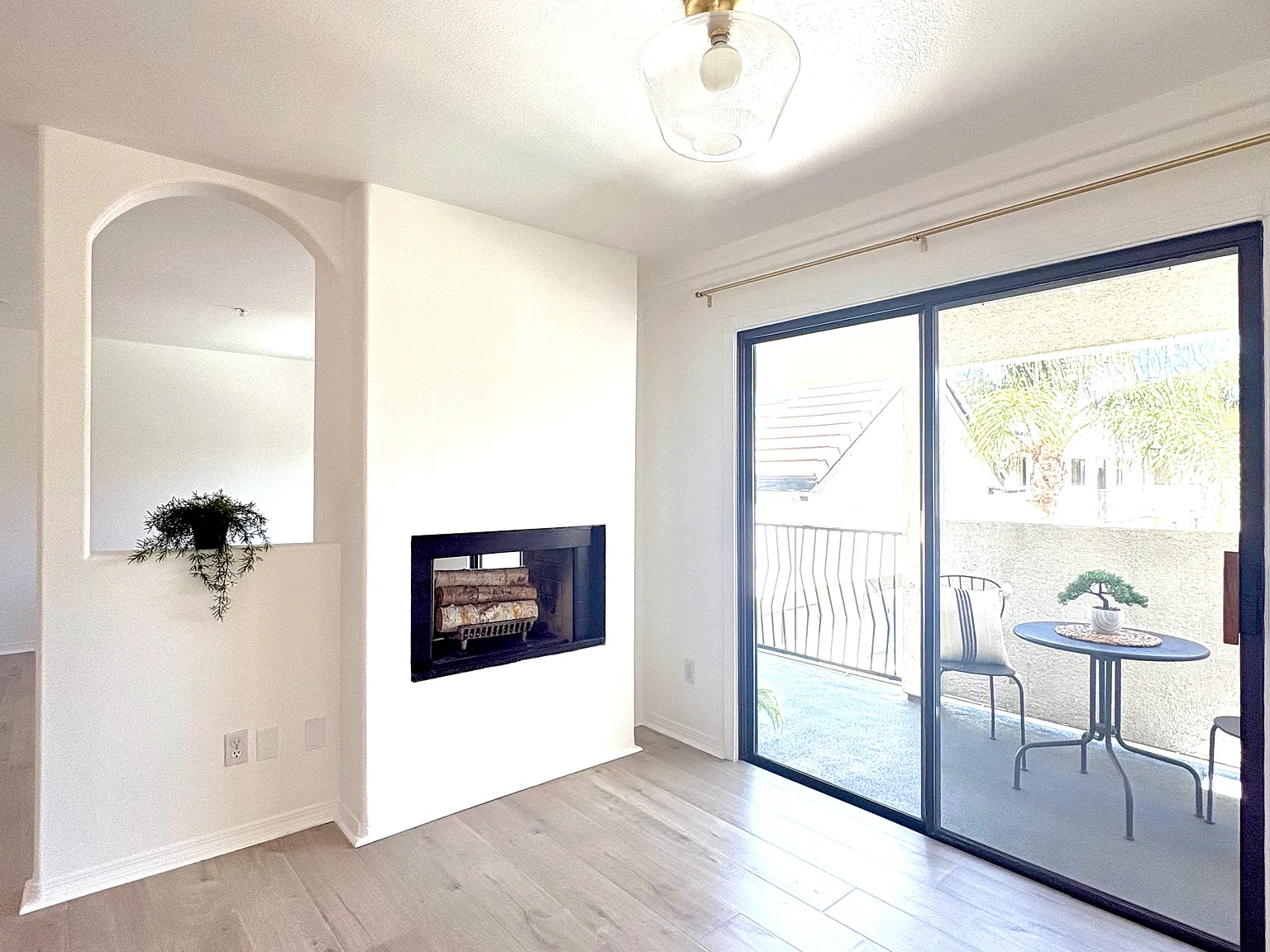 2 bed, 1365 sqft, $3,395 — Photo 4