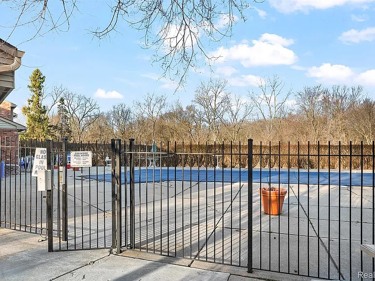 22161 Indian Creek Dr — Photo 9