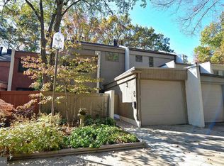 1606 Waters Edge Ln, Reston, VA 20190