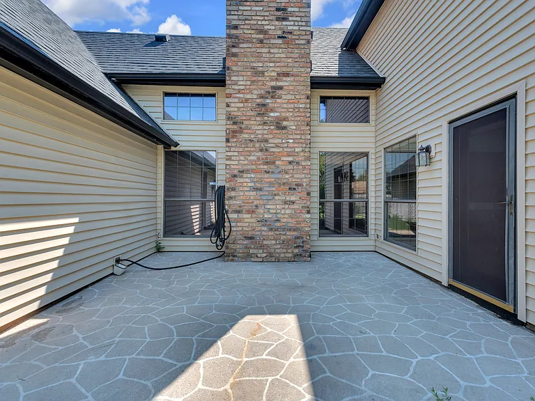543 Indian Creek Dr — Photo 23