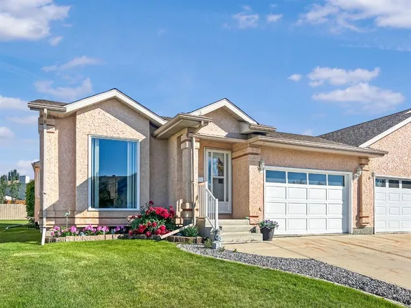 8932 S 105th Ave, Grande Prairie, AB T8X 1H9