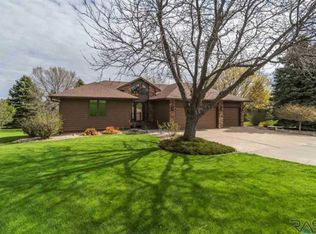 8790 E Hidden Valley Rd, Sioux Falls, SD 57110