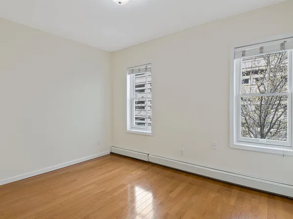 15 Wayne Street image 11 of 19