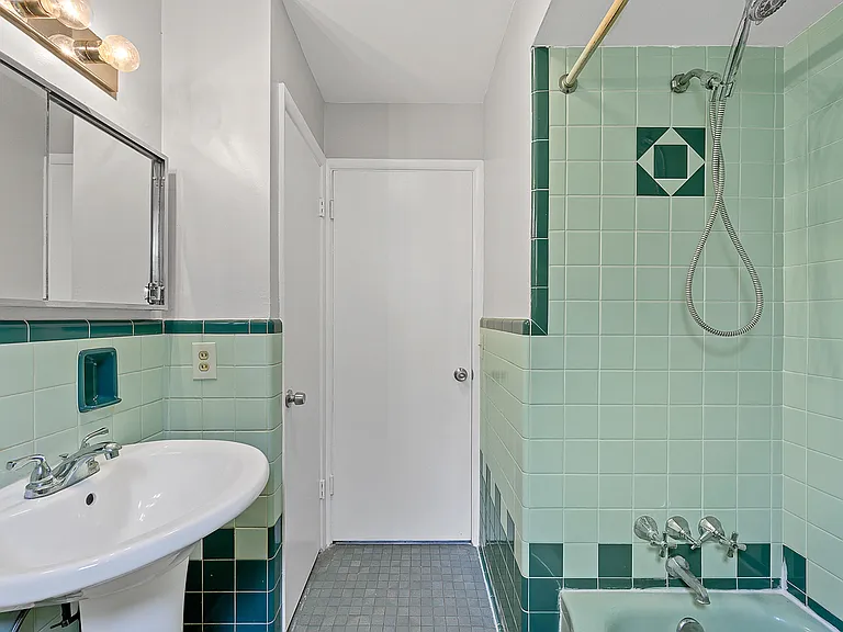 1723 Tuxworth Ave — Photo 27