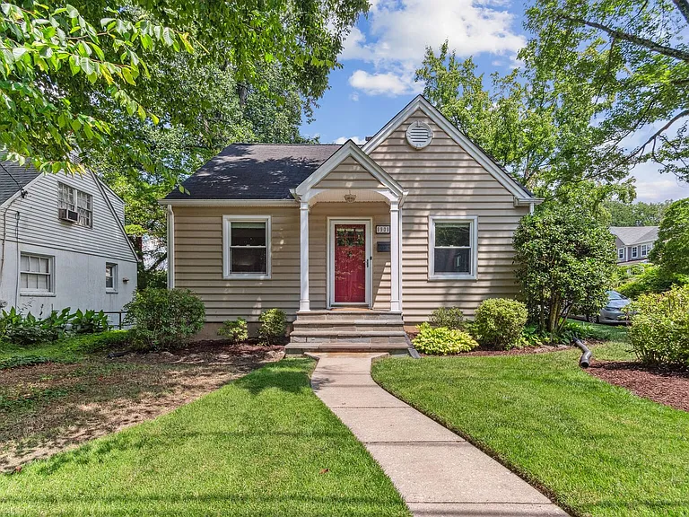 9909 Gardiner Ave — Photo 3