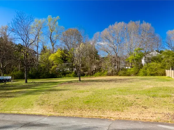 217 Walter St, Easley, SC 29642