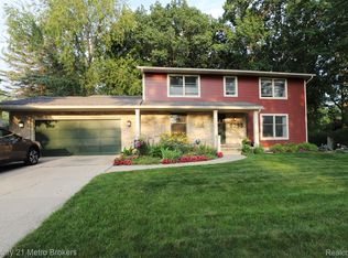 6298 Summerhill Ct, Flint, MI 48532