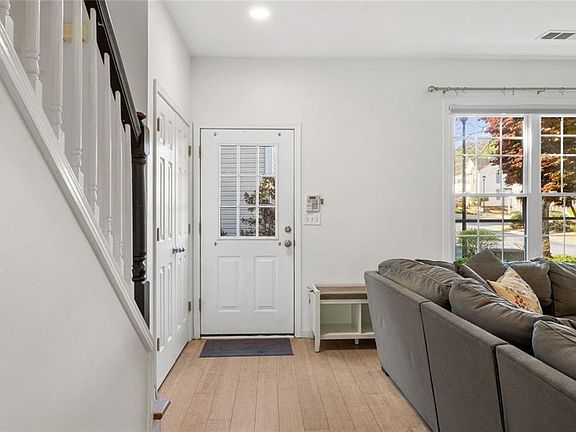 5th image of 1215 Whitestone Rdg