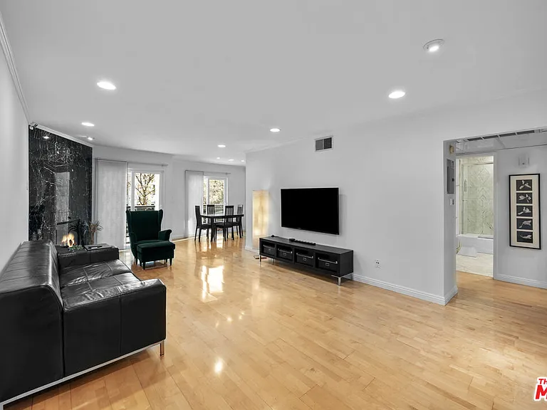 1515 S Beverly Dr #202 — Photo 1