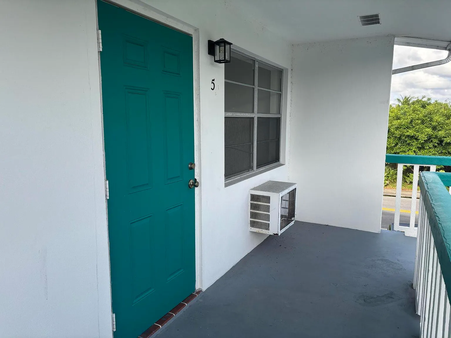 Eleven Eleven Condo — Photo 2