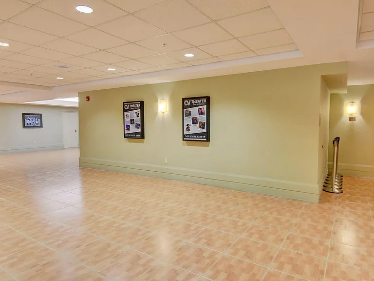 1047 Exeter Dr #C — Photo 29
