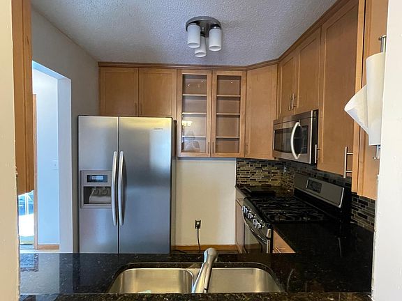 5th image of 191 Macenroe Dr
