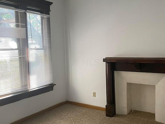 5th image of 437 Stoddart Ave